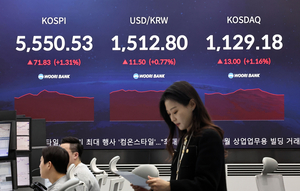 메모리 반도체 시장의 '서프라이즈 구간' 진입: 공급 제약, AI 수요, 그리고 기술적 혁신의 동인 분석