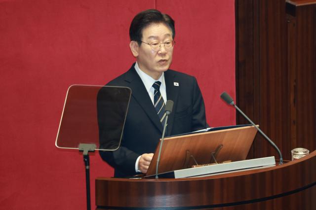 지정학적 리스크 심화와 반도체 산업 공급망: 에너지 안보 관점의 J-Hub 기술 분석